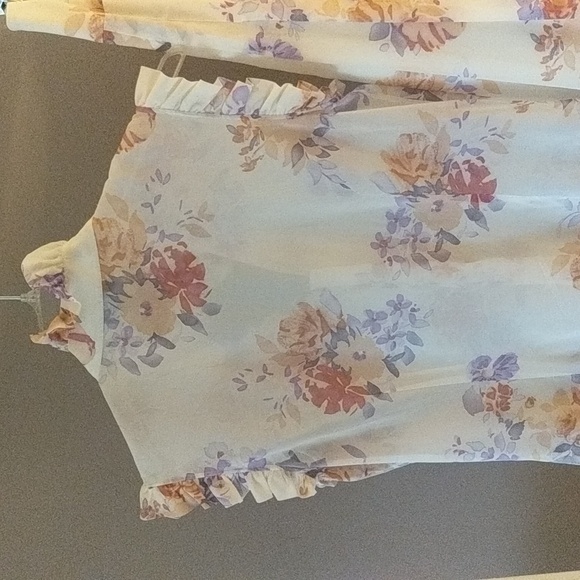 St. John couture silk two-piece set sleeveless blouse and a line pleated skirt. - Picture 11 of 16